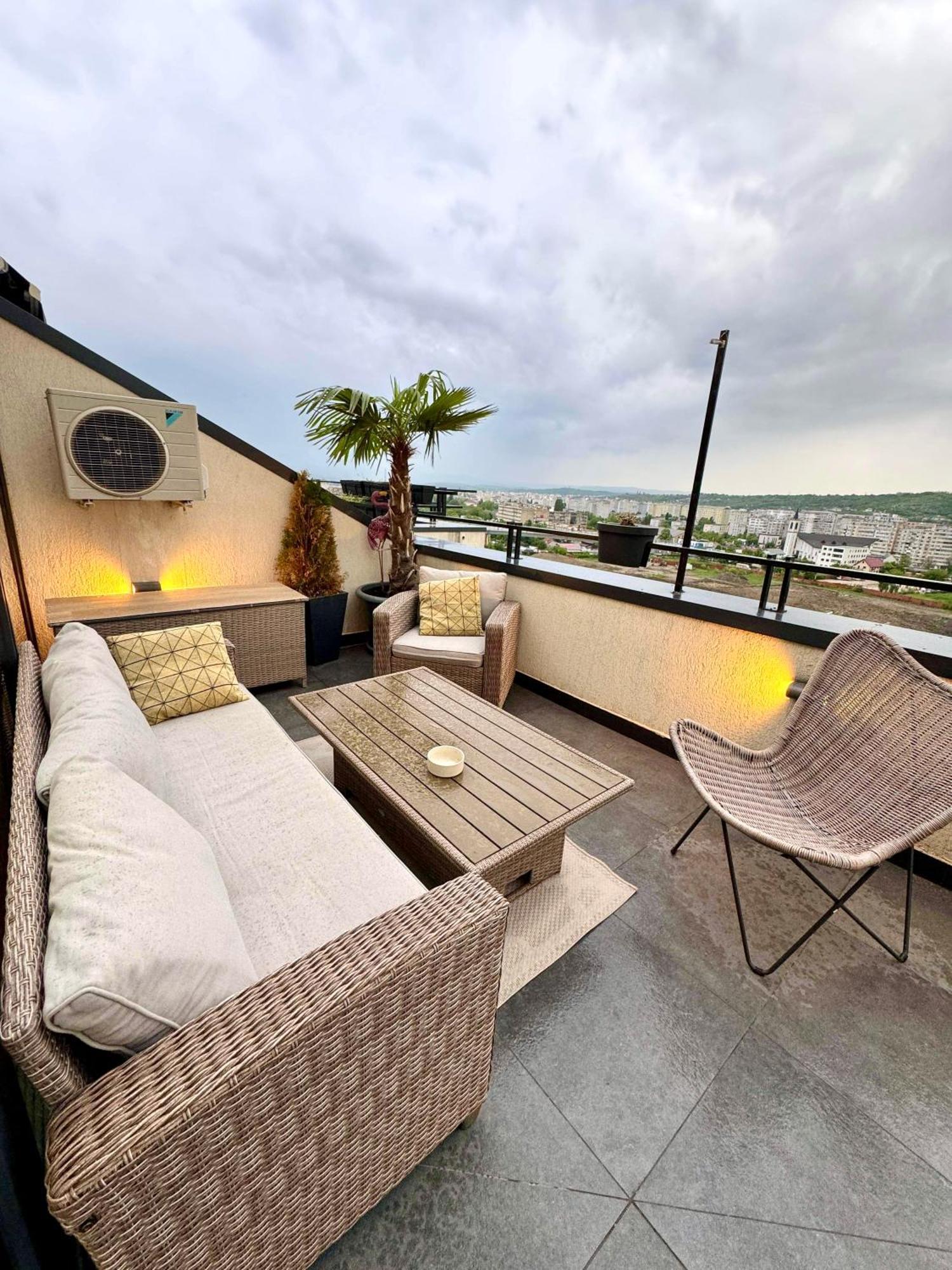 Appartement Penthouse Exclusive View , Iasi Extérieur photo