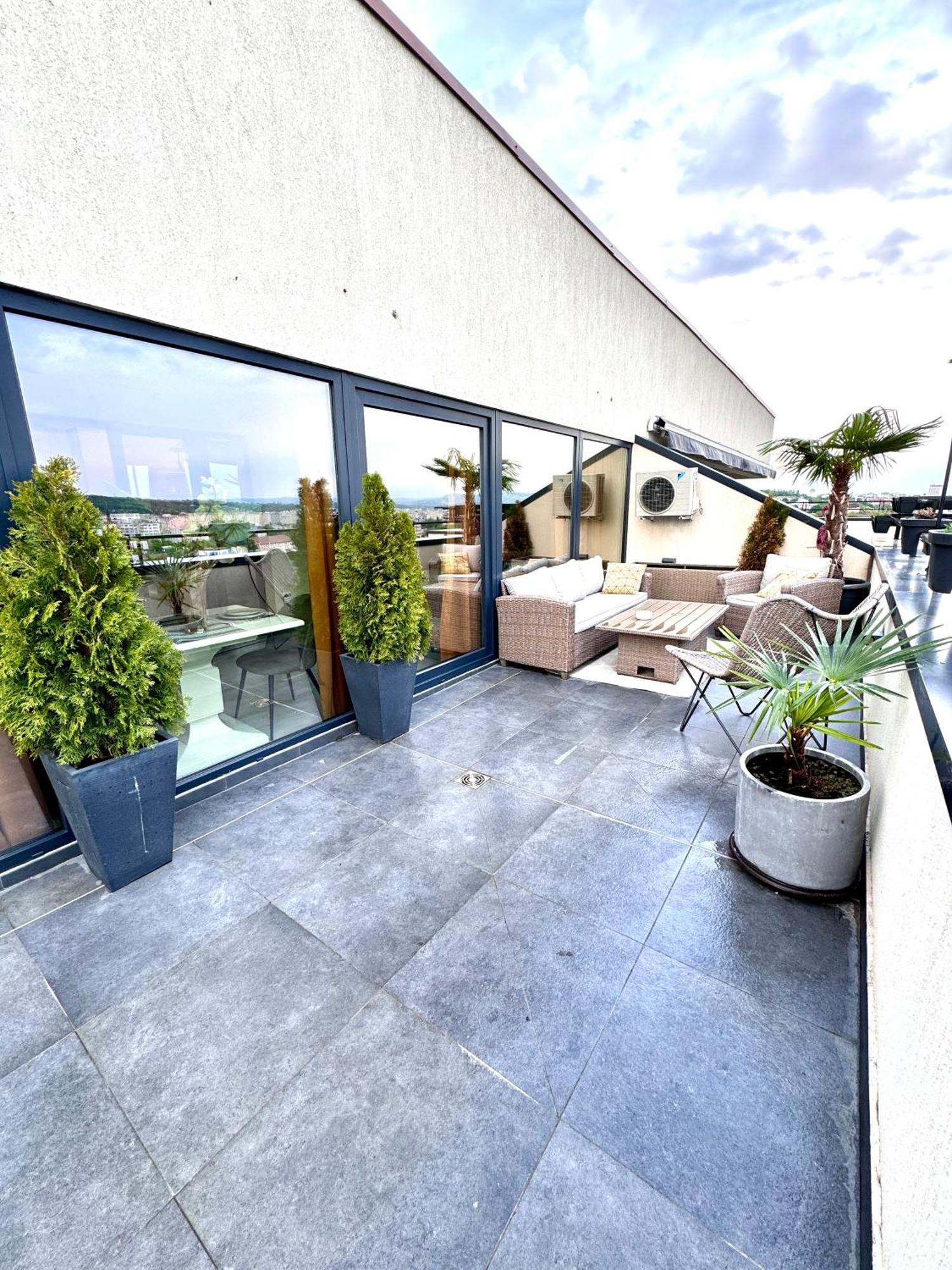 Appartement Penthouse Exclusive View , Iasi Extérieur photo