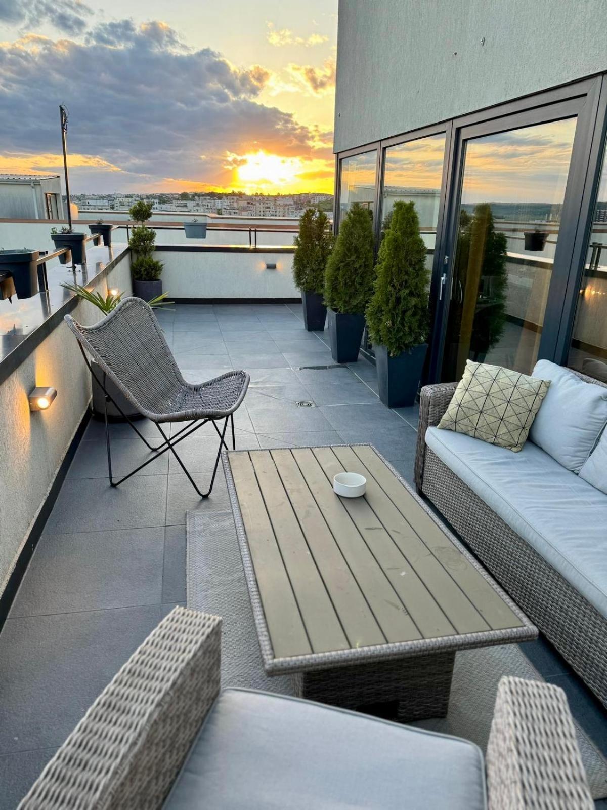 Appartement Penthouse Exclusive View , Iasi Extérieur photo